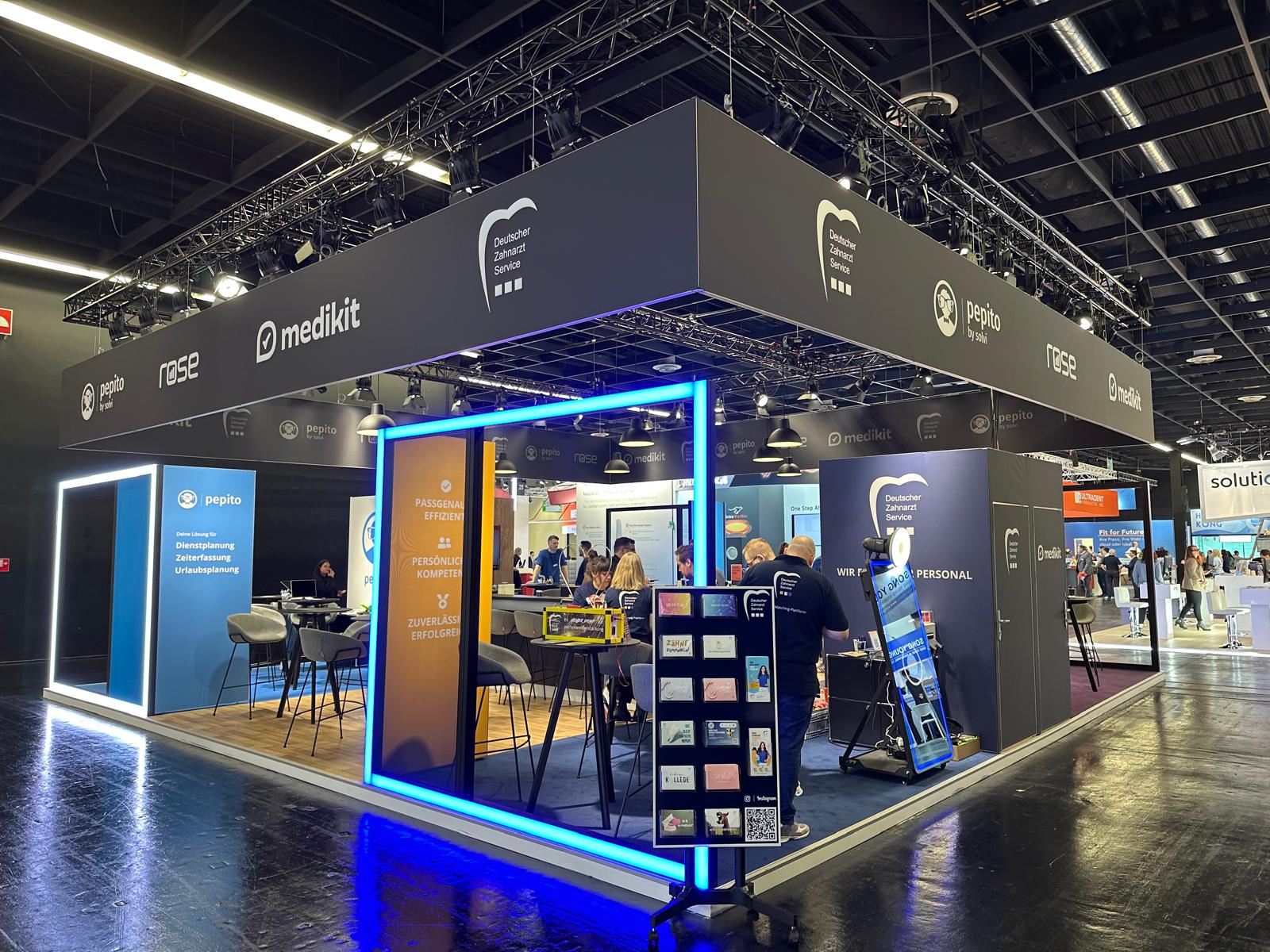 Der Messestand des DZAS auf der IDS 2025.